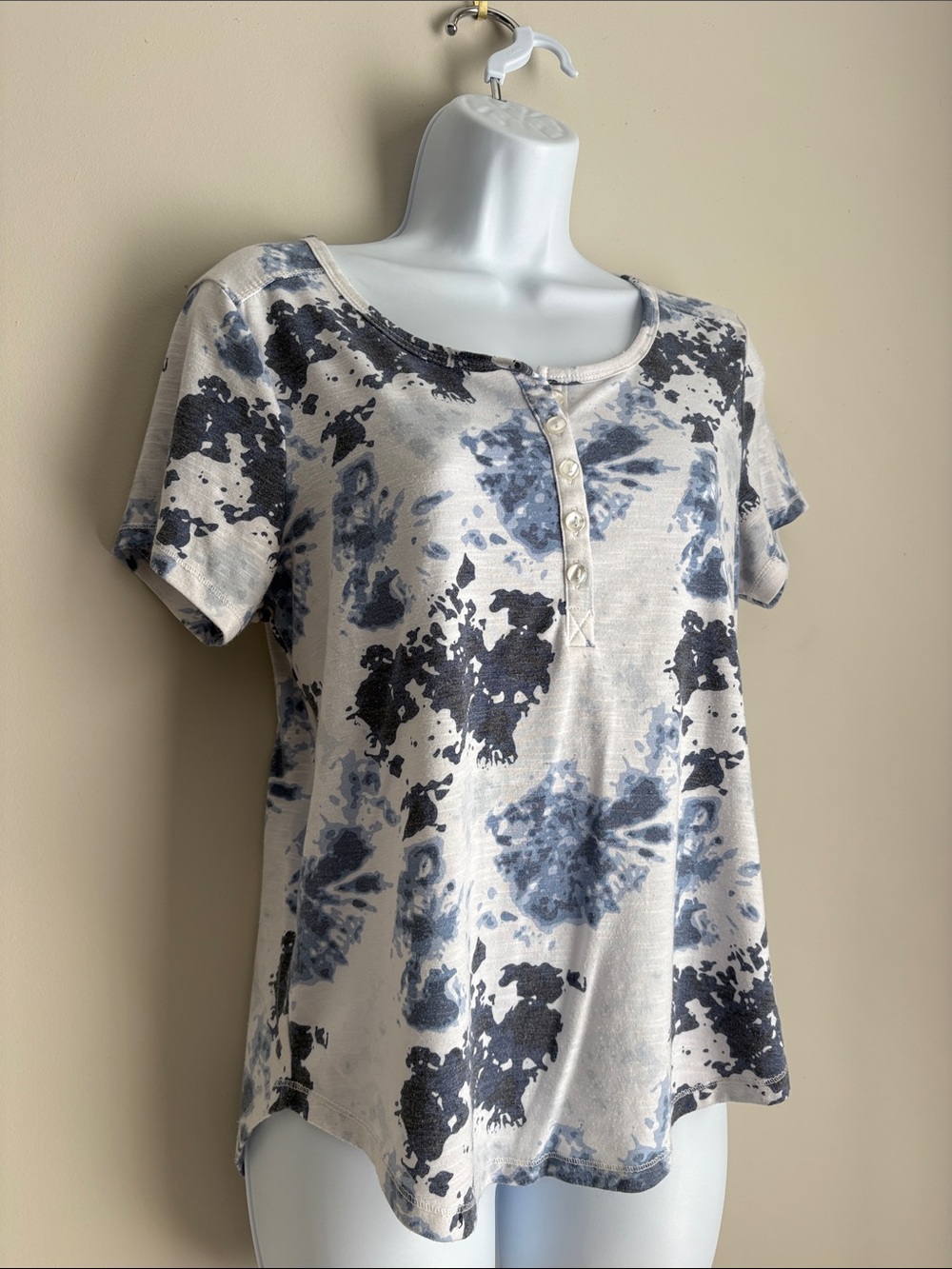 Dittos Cream Henley Tee with Blue and Black Floral Wash